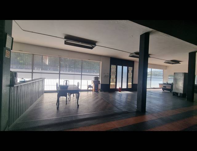 1,854M² RETAIL FOR SALE IN CHURCHILL ESTATE